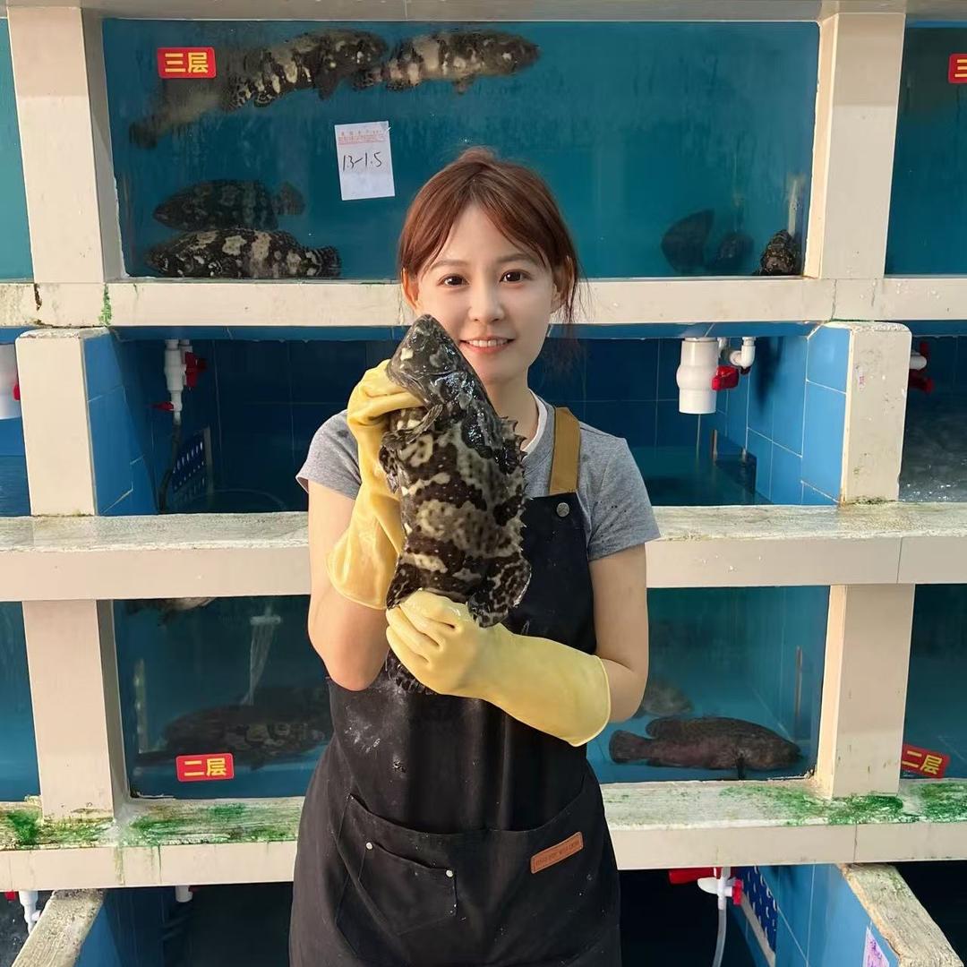 肥妹兄妹海鲜海先到