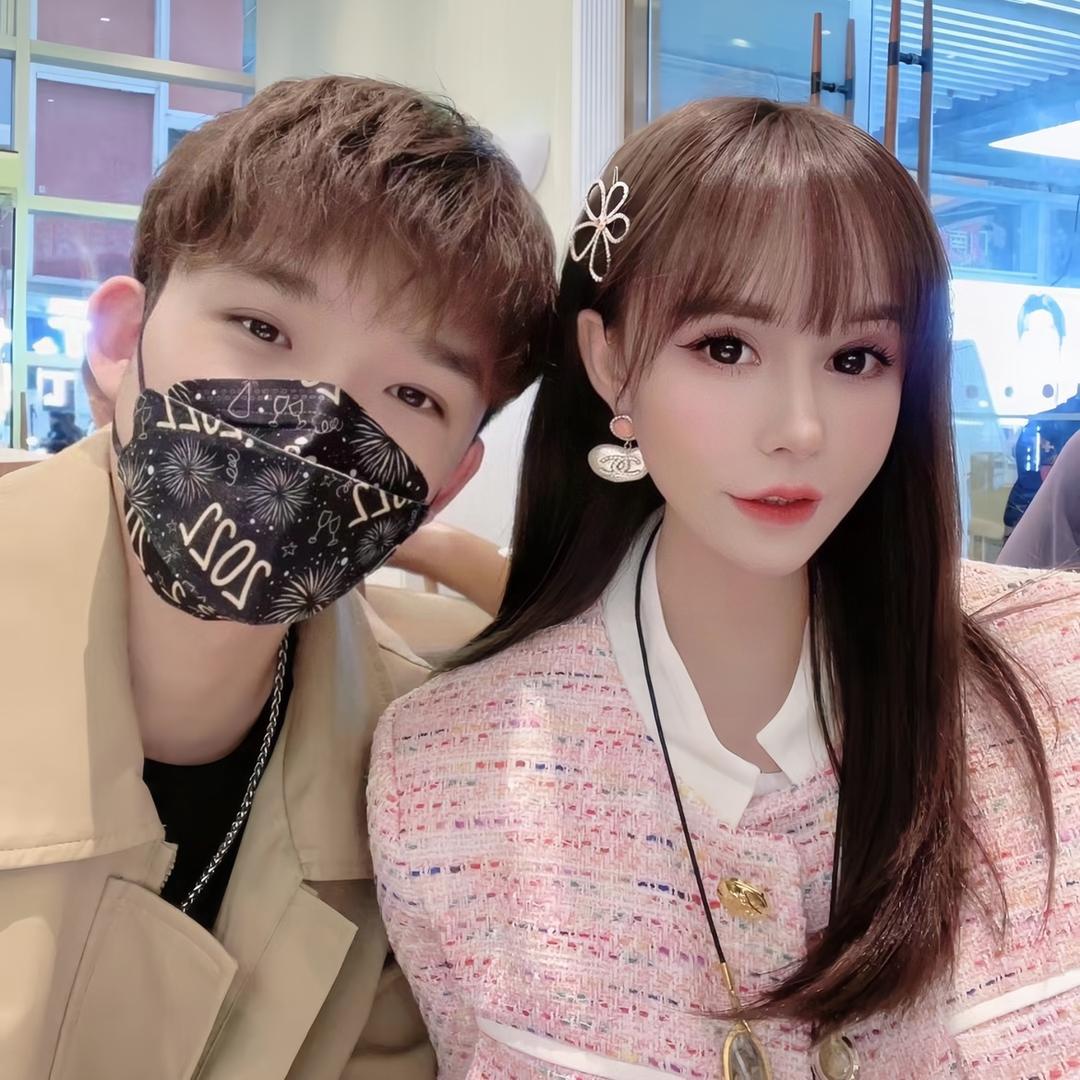 韦韦🎎石头（姐弟恋）