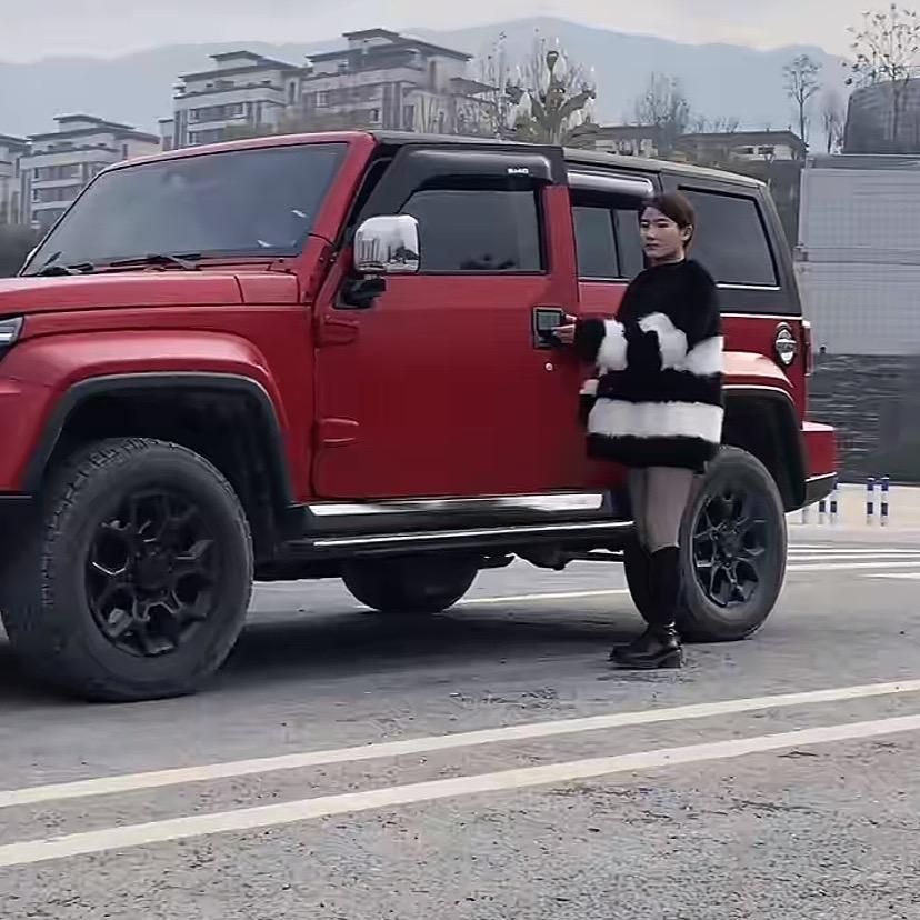 周妮户外剪发