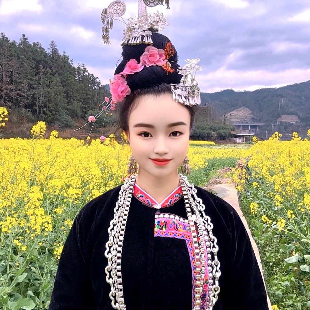 芸主（侗族姑娘）