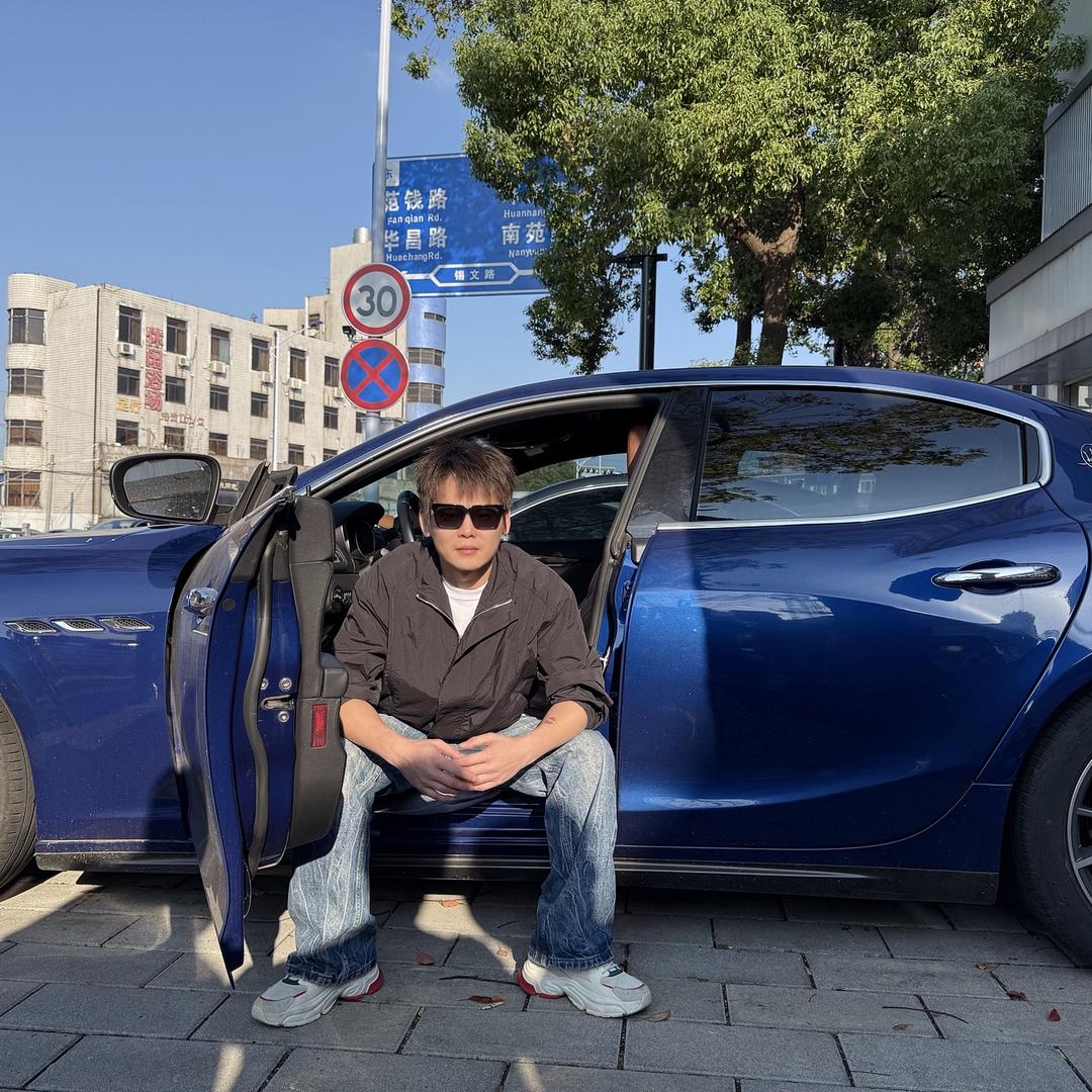 南京市丁立飞烫发