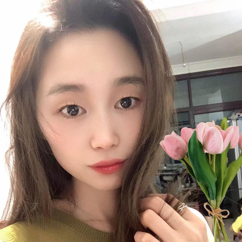 范范~吖