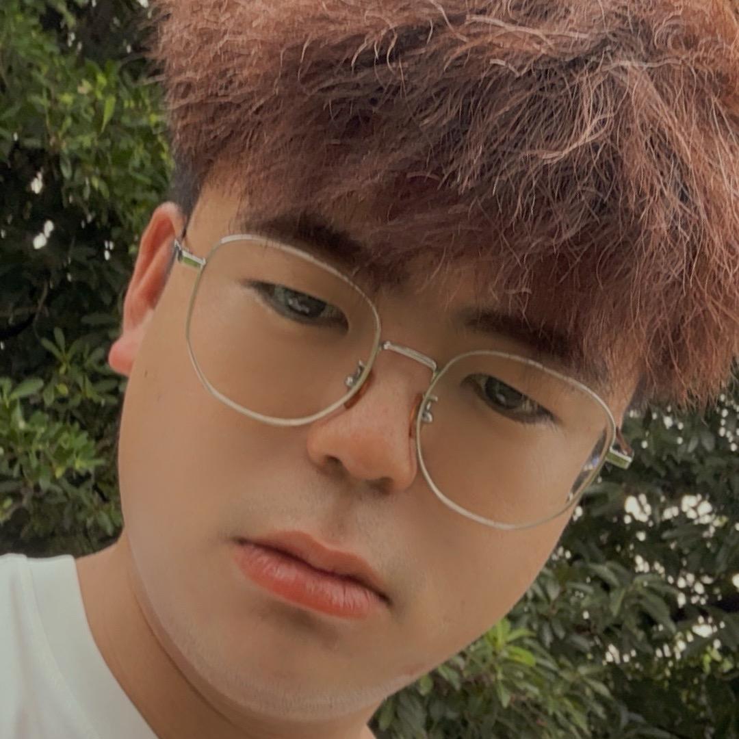 小楊同学🌸(承蒙厚爱)