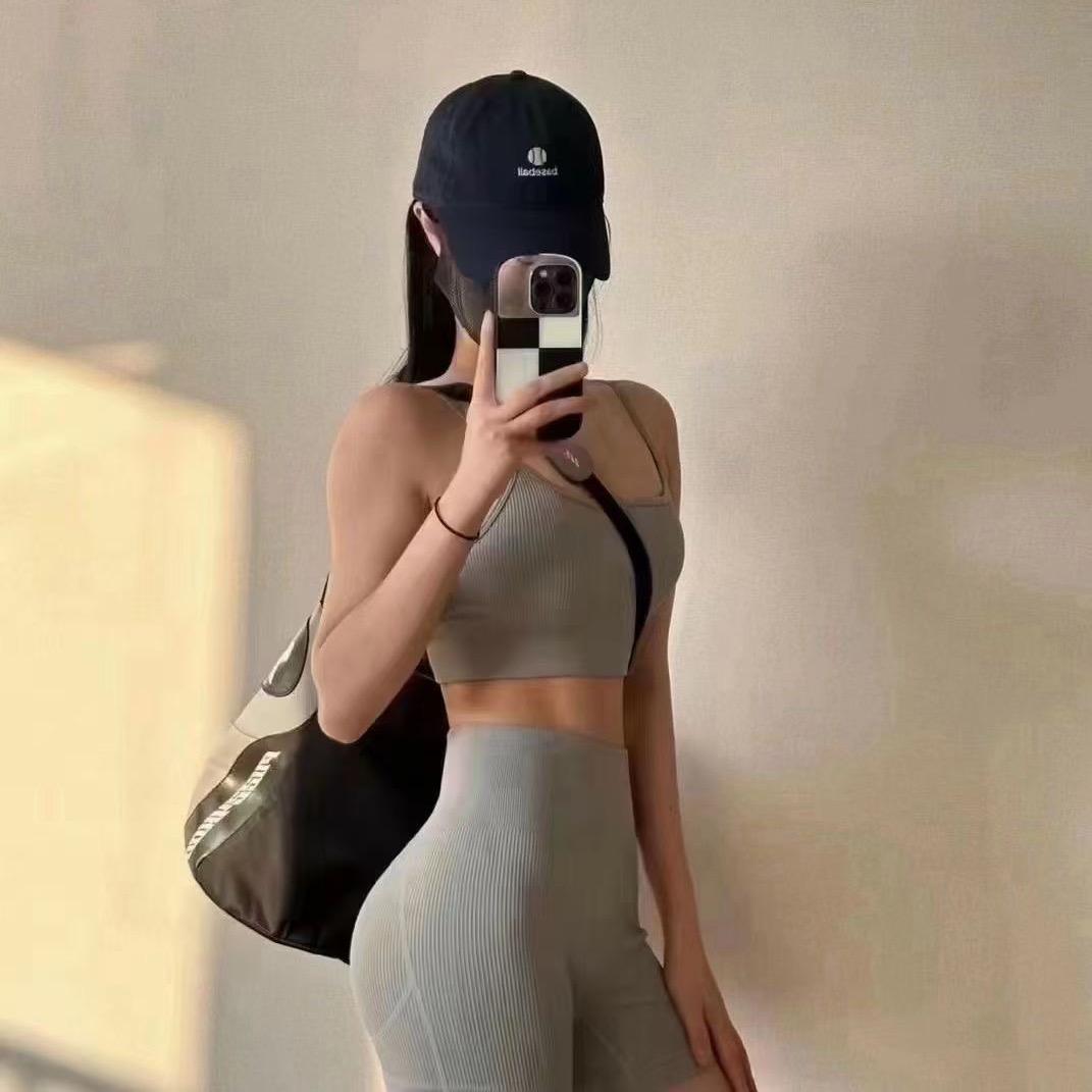 爱玩枪的girl