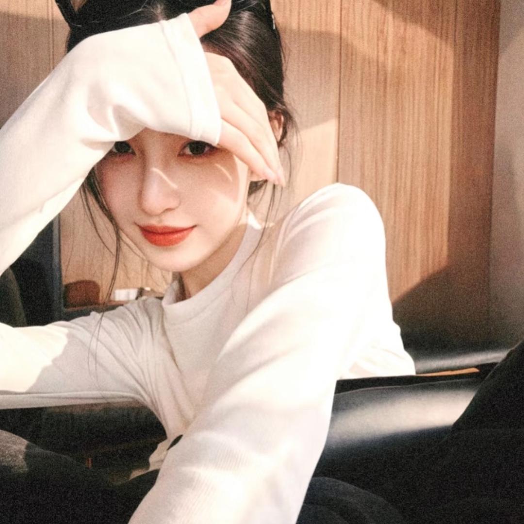 腼腆小美