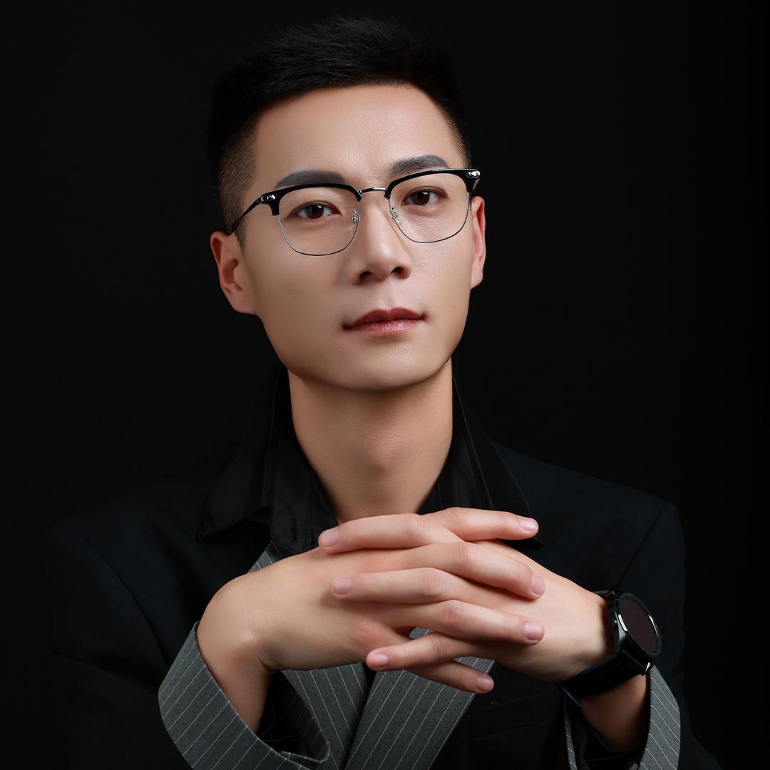 主持人问鹏飞
