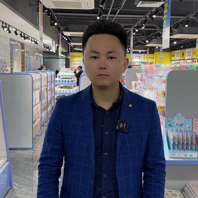 迎蕴服装批发
