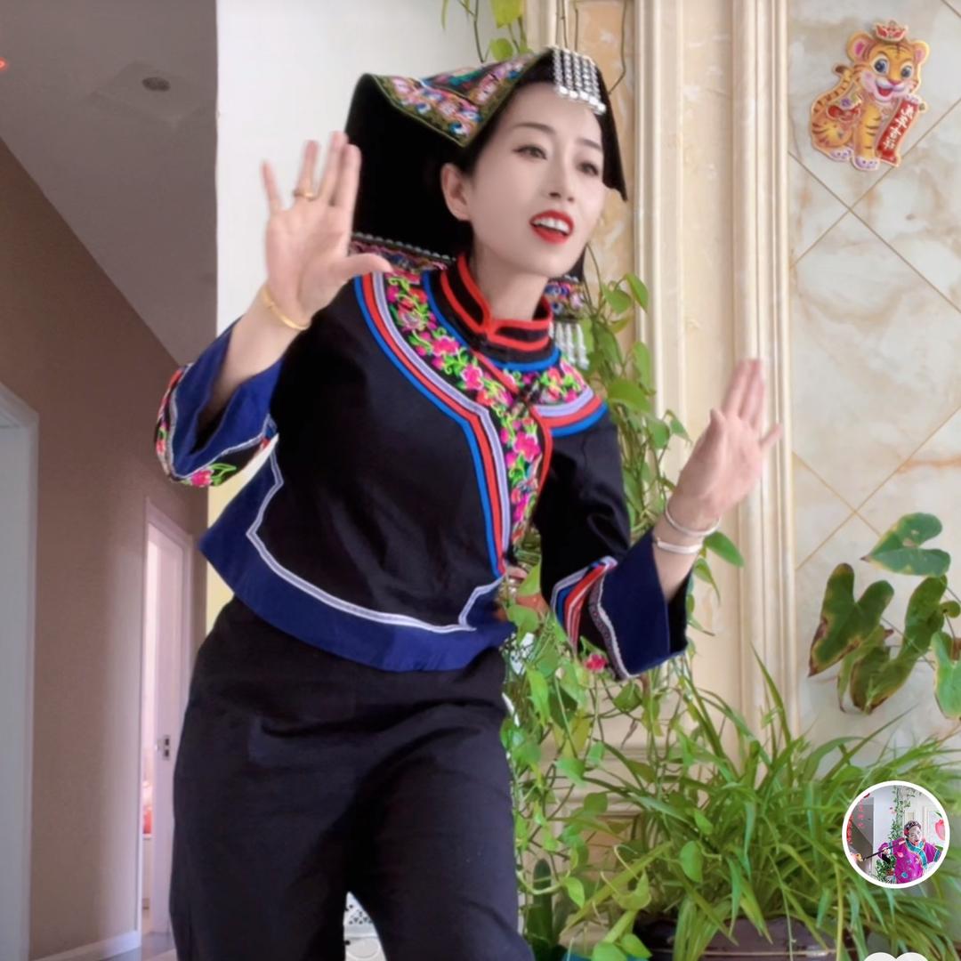 重庆幺妹“”山西媳妇搞笑的