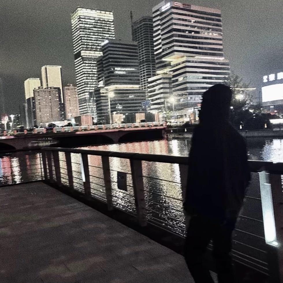 山秋庭