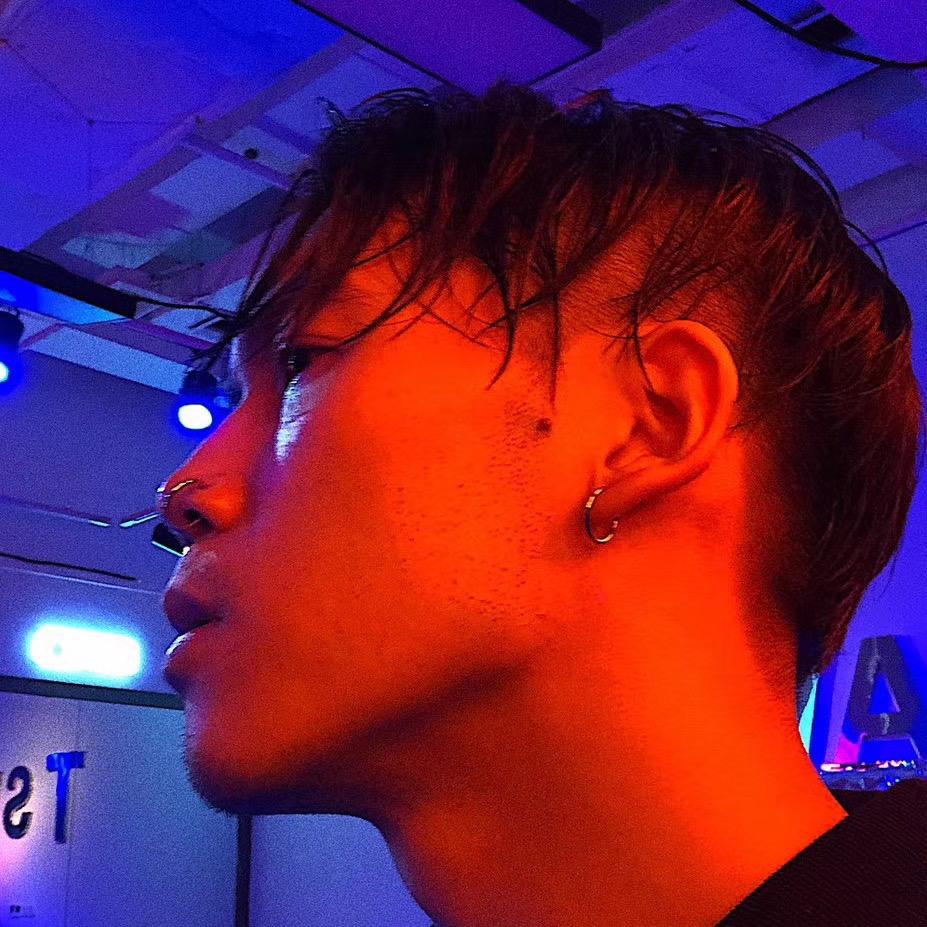 TUFF斯塔克