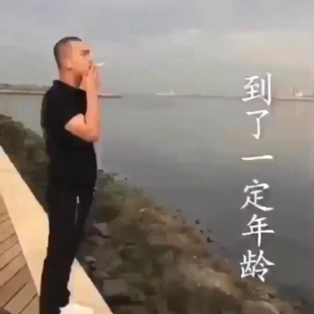 走在路上看风景