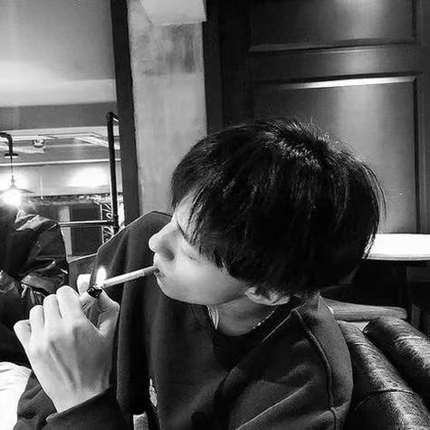 崬