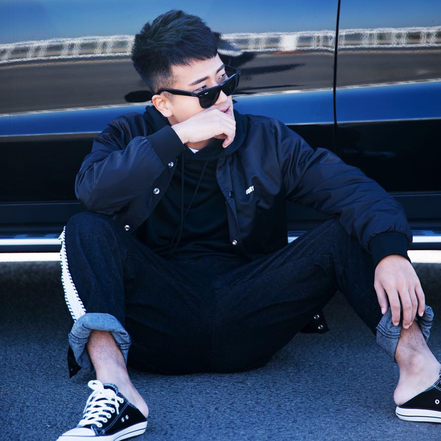 小哲，聆听你的故事@抖音