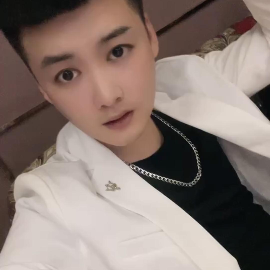 微胖男孩💘