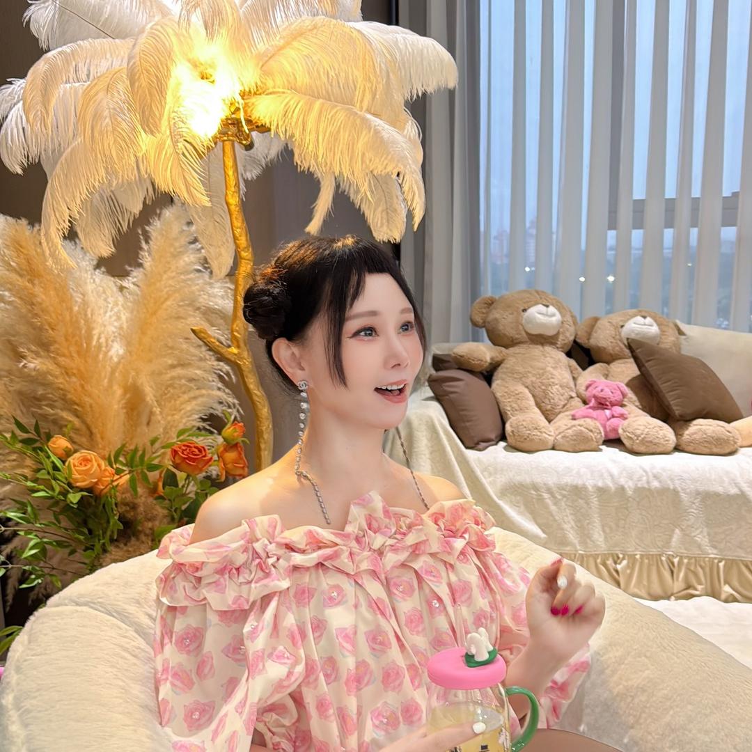 VK姐姐的61岁-君昂