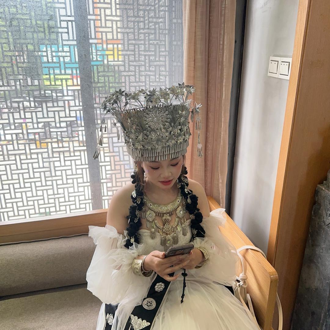 婷