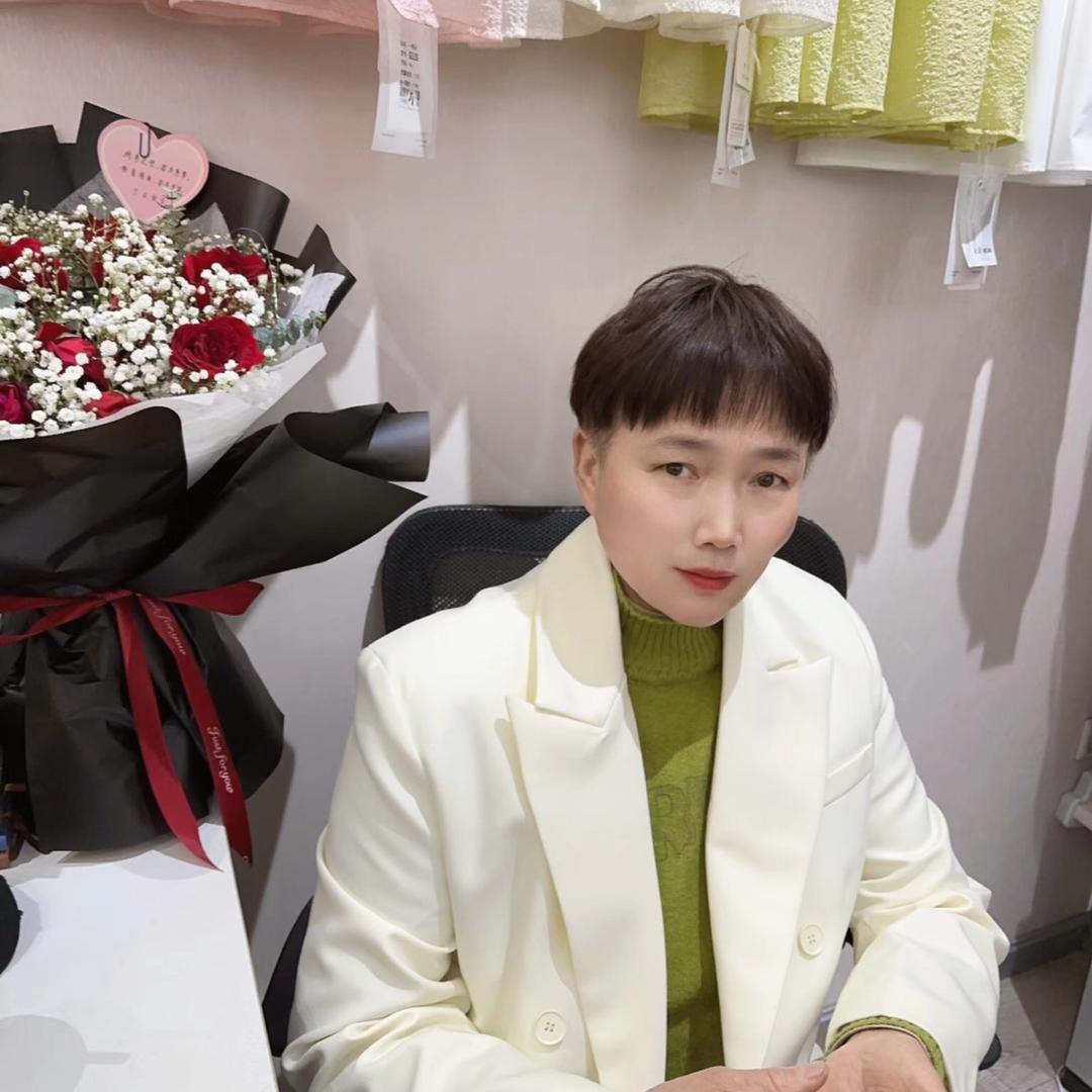 孝感城区拾月女装店