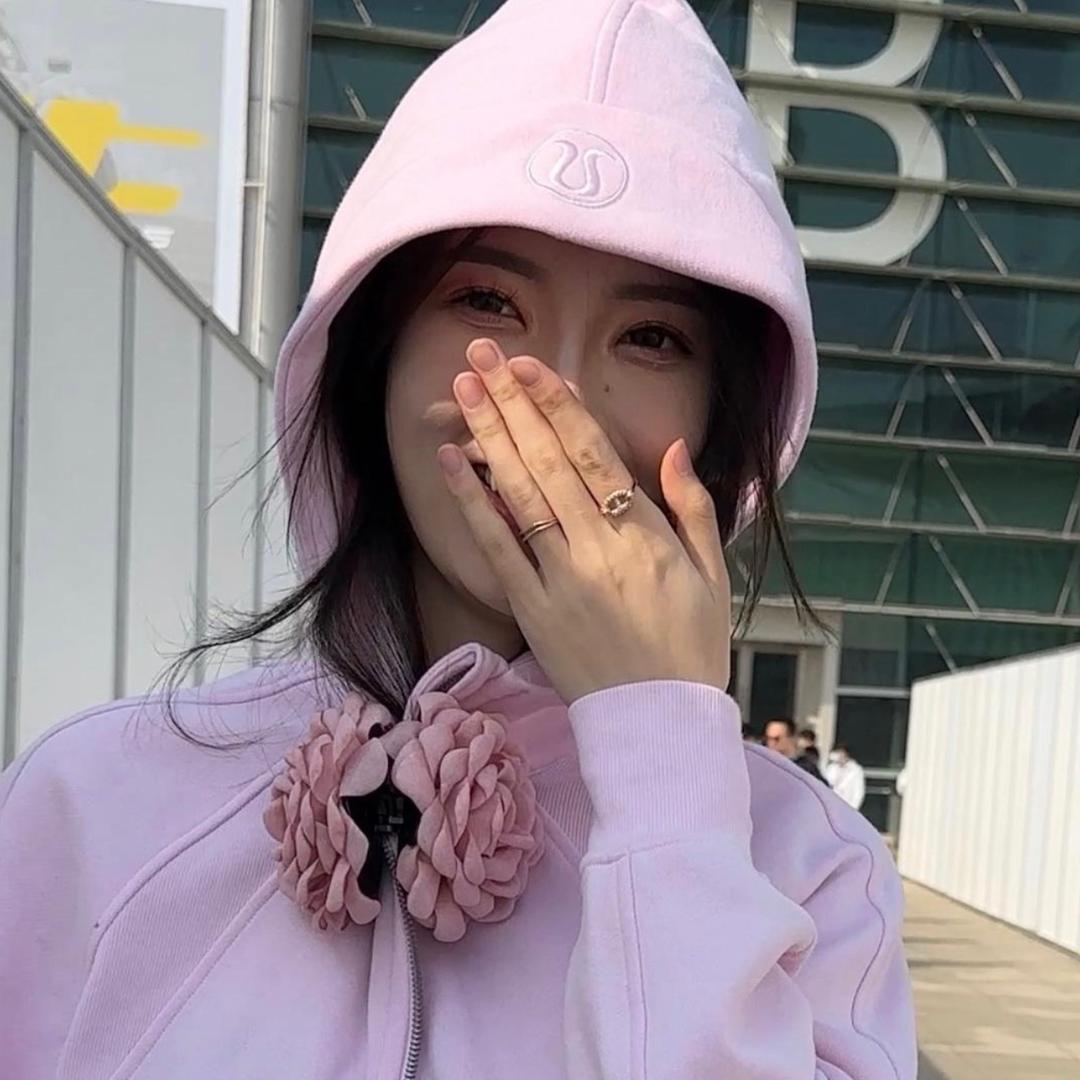 模特酱酱吖