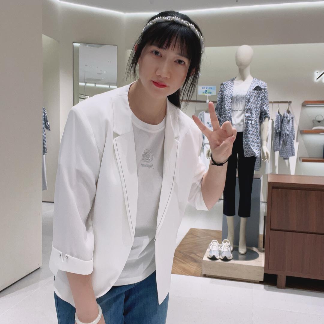 解放碑红人春花日常穿搭