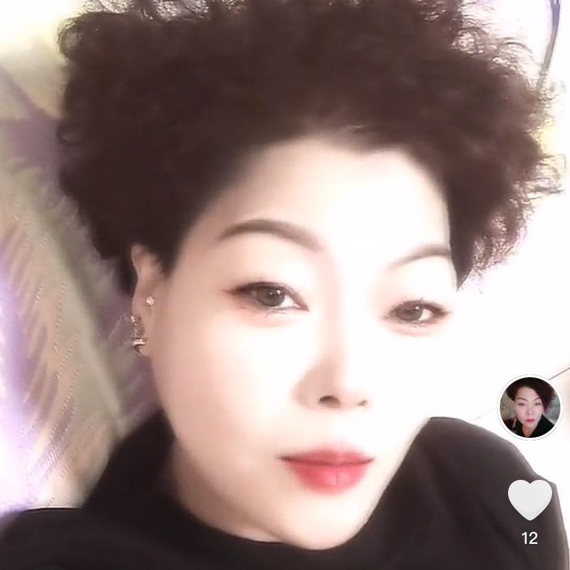 谎言刺痛了心脏。