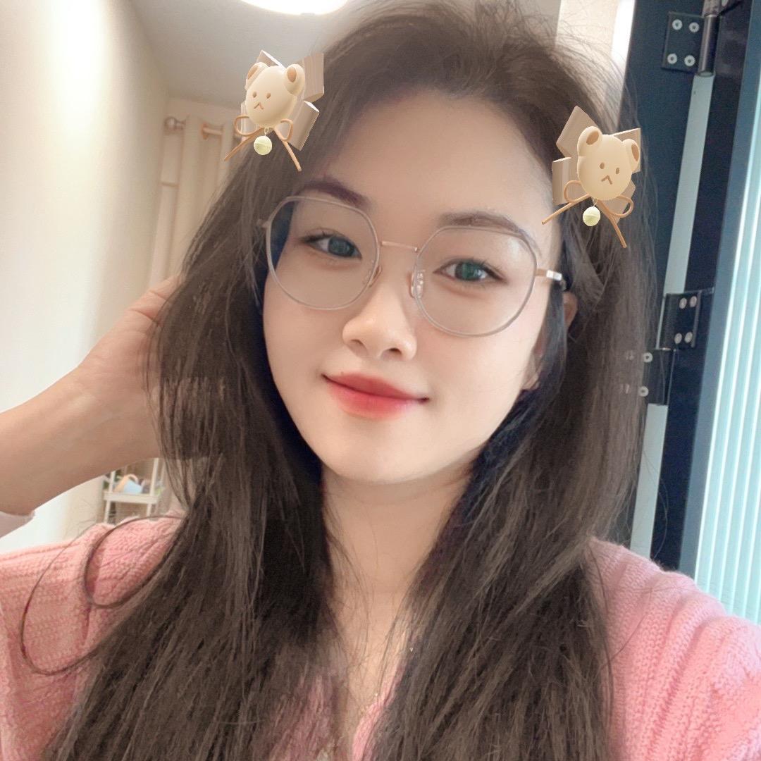 可以叫我周周呀