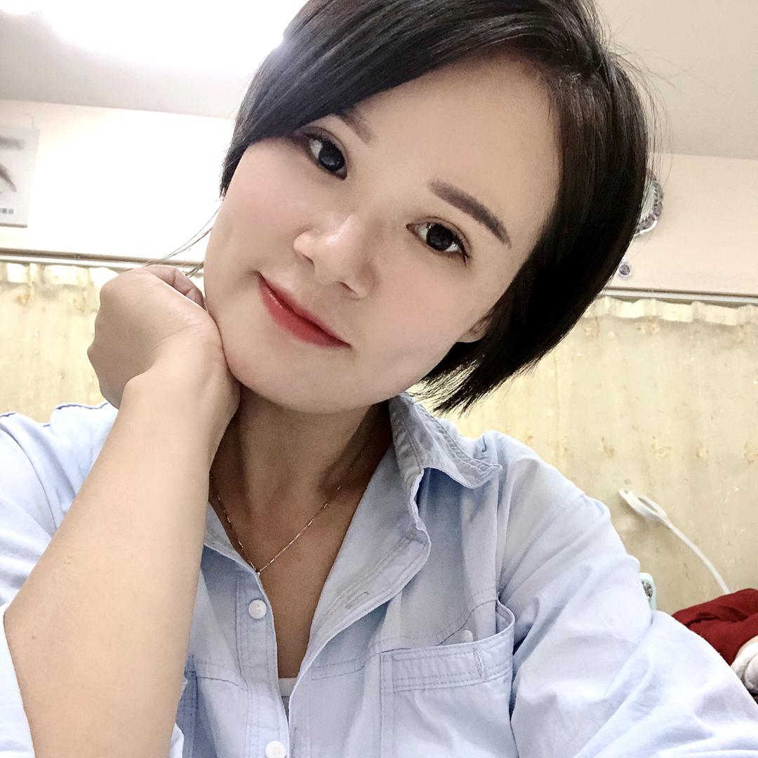 老谢眉清目绣