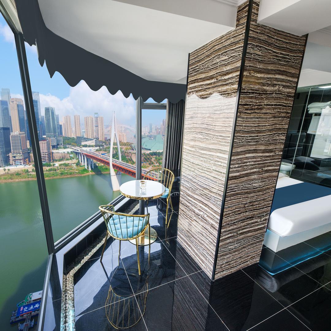 洪崖洞楼上的江景民宿