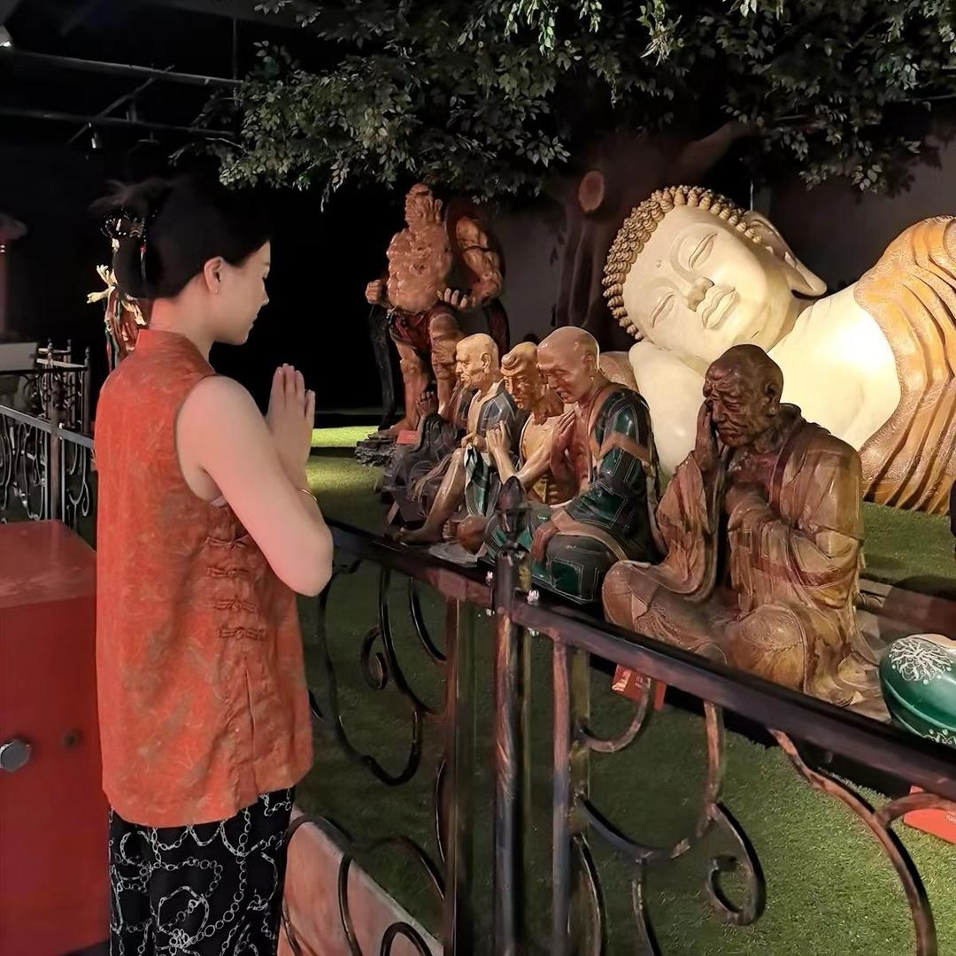 在宁国开火锅店的萌姐