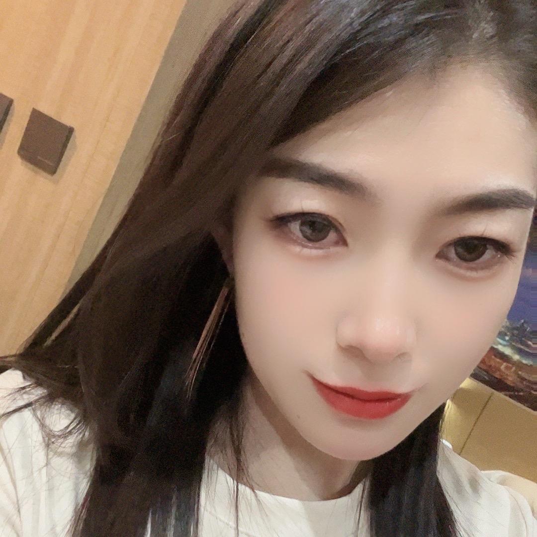 水瓶座的小姐姐💕