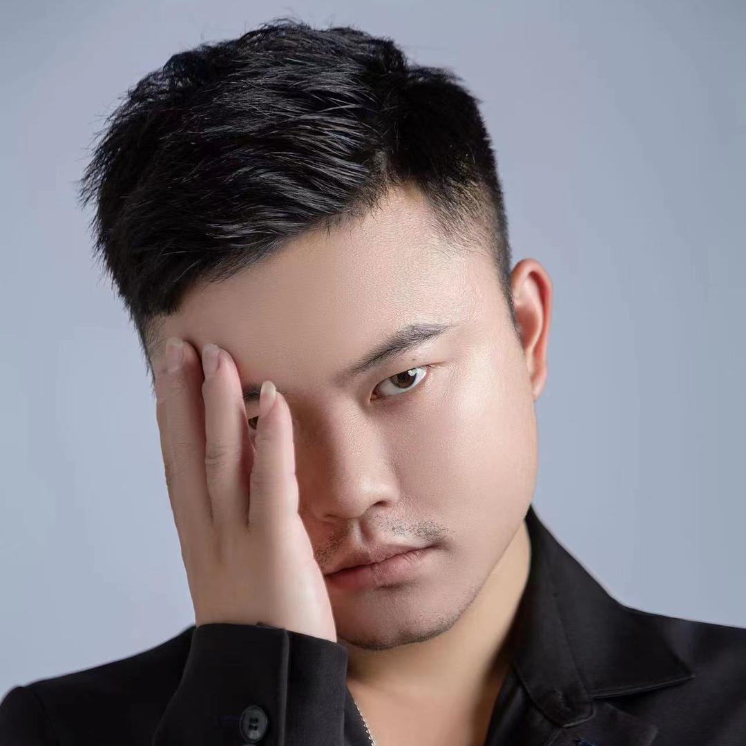 徐东美发 【东莞总经理】 陈威名