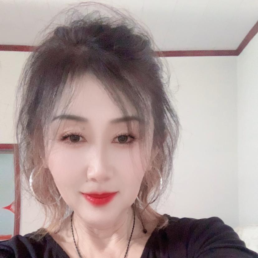 王小芳【橱窗衣服】