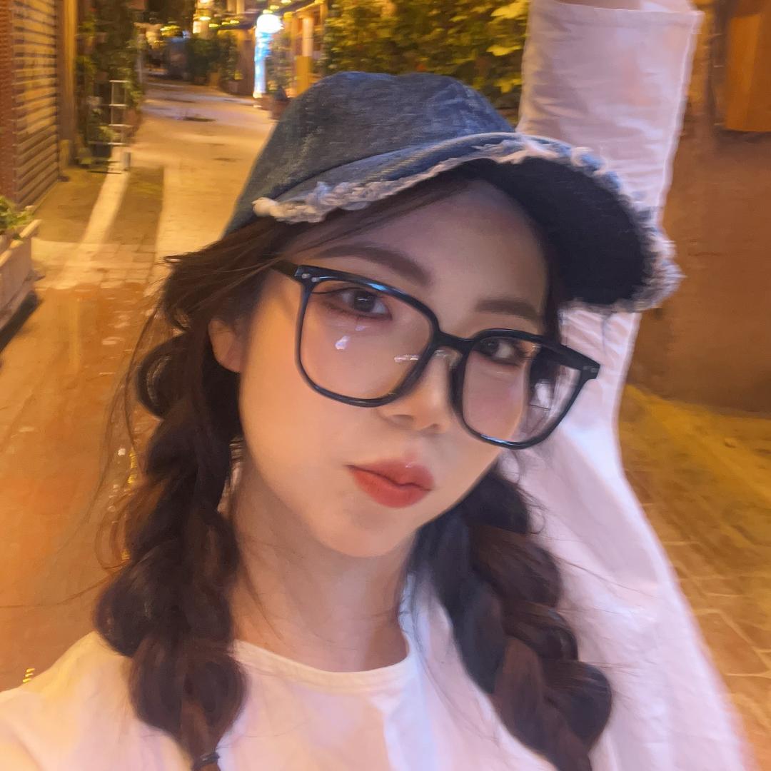 吖吖超爱吃