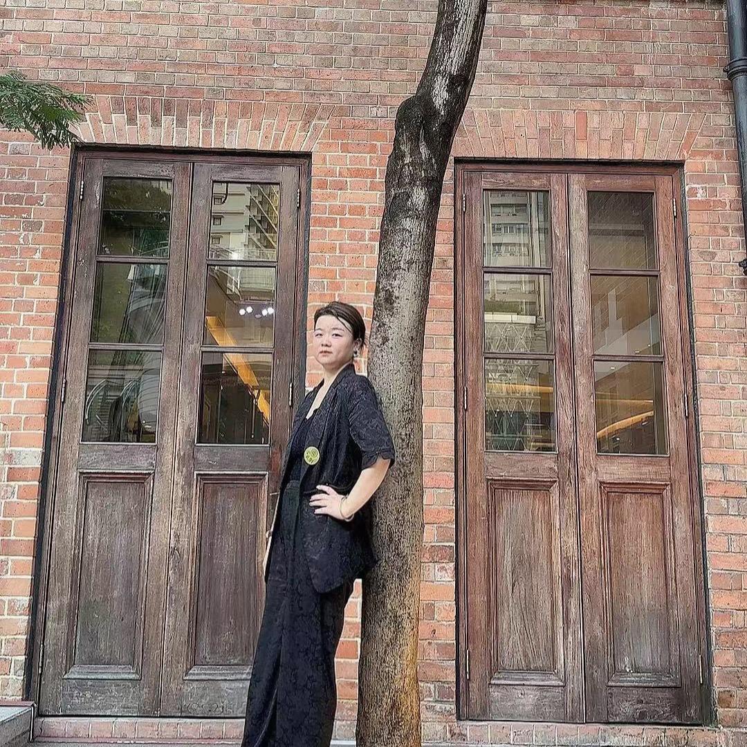 水润拉直—烫发女托尼晓