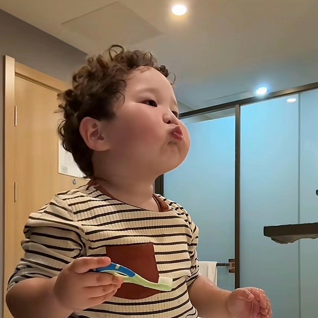 爱吃米粉的小姐姐🤪