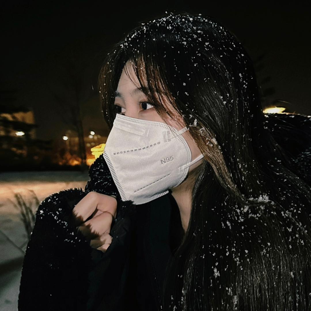 是霖霖.