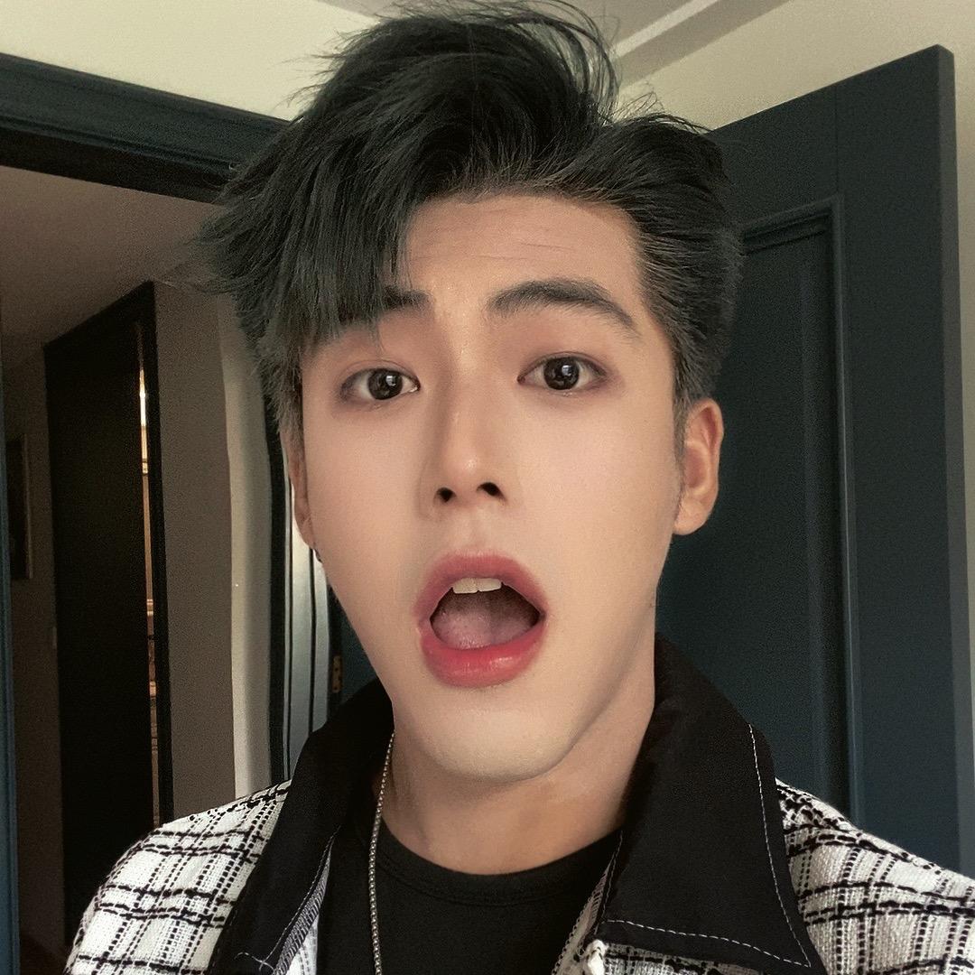 李洛辰
