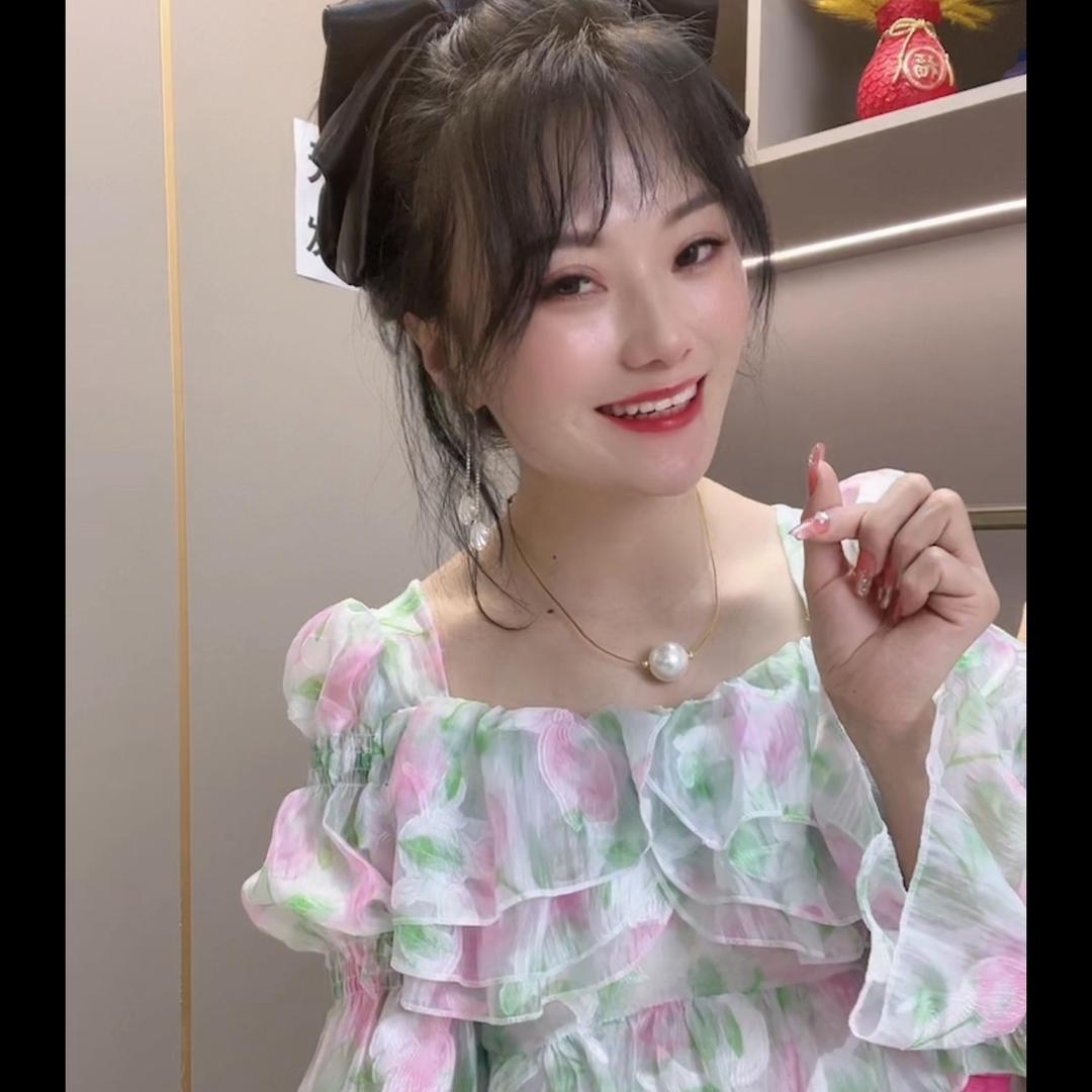 甜甜女装定制
