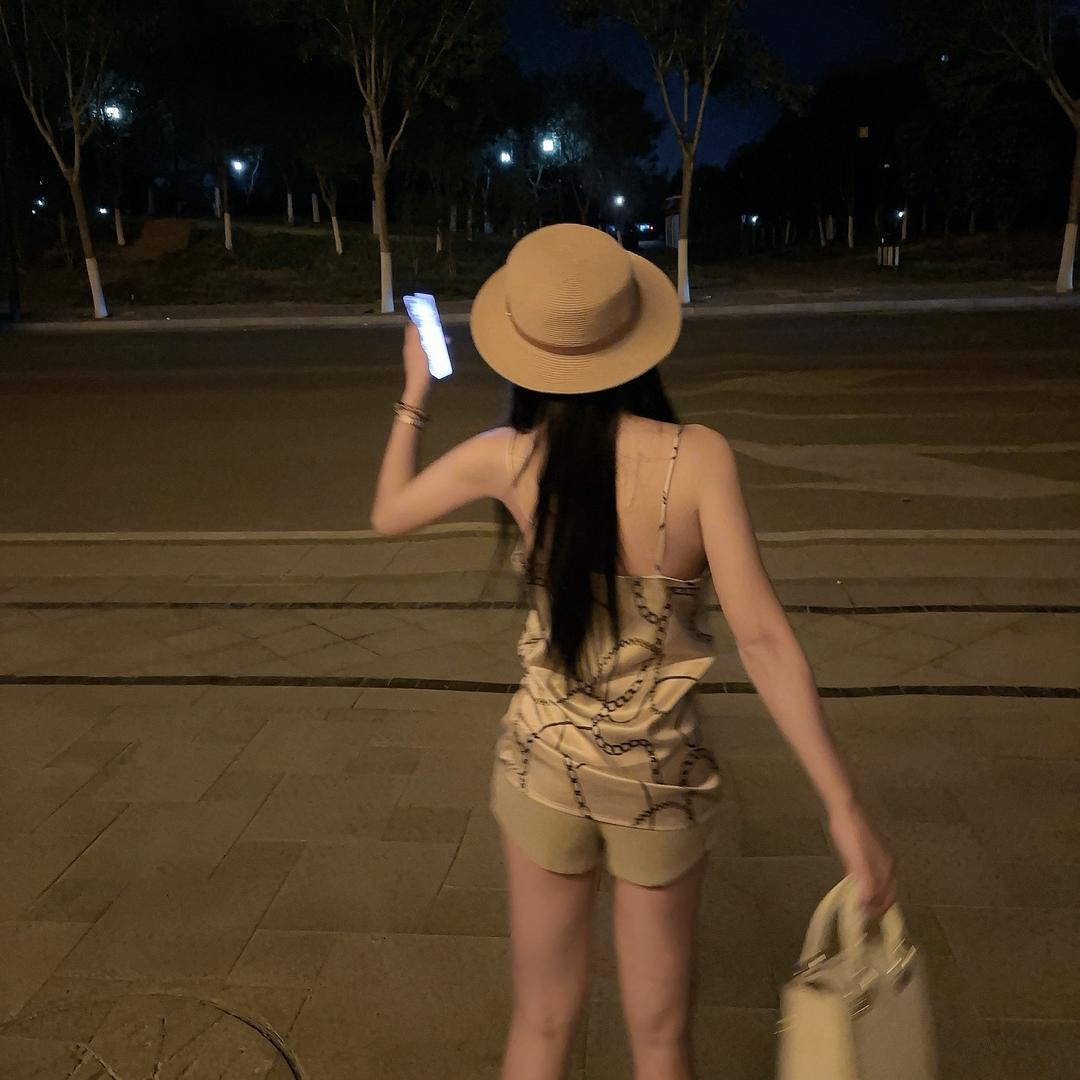 伊川六六家女装店