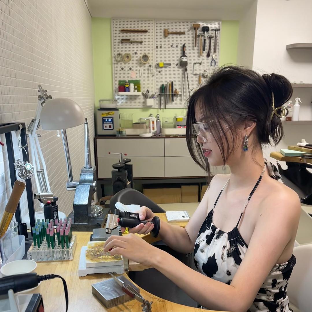 深圳陈乔恩（发疯版）