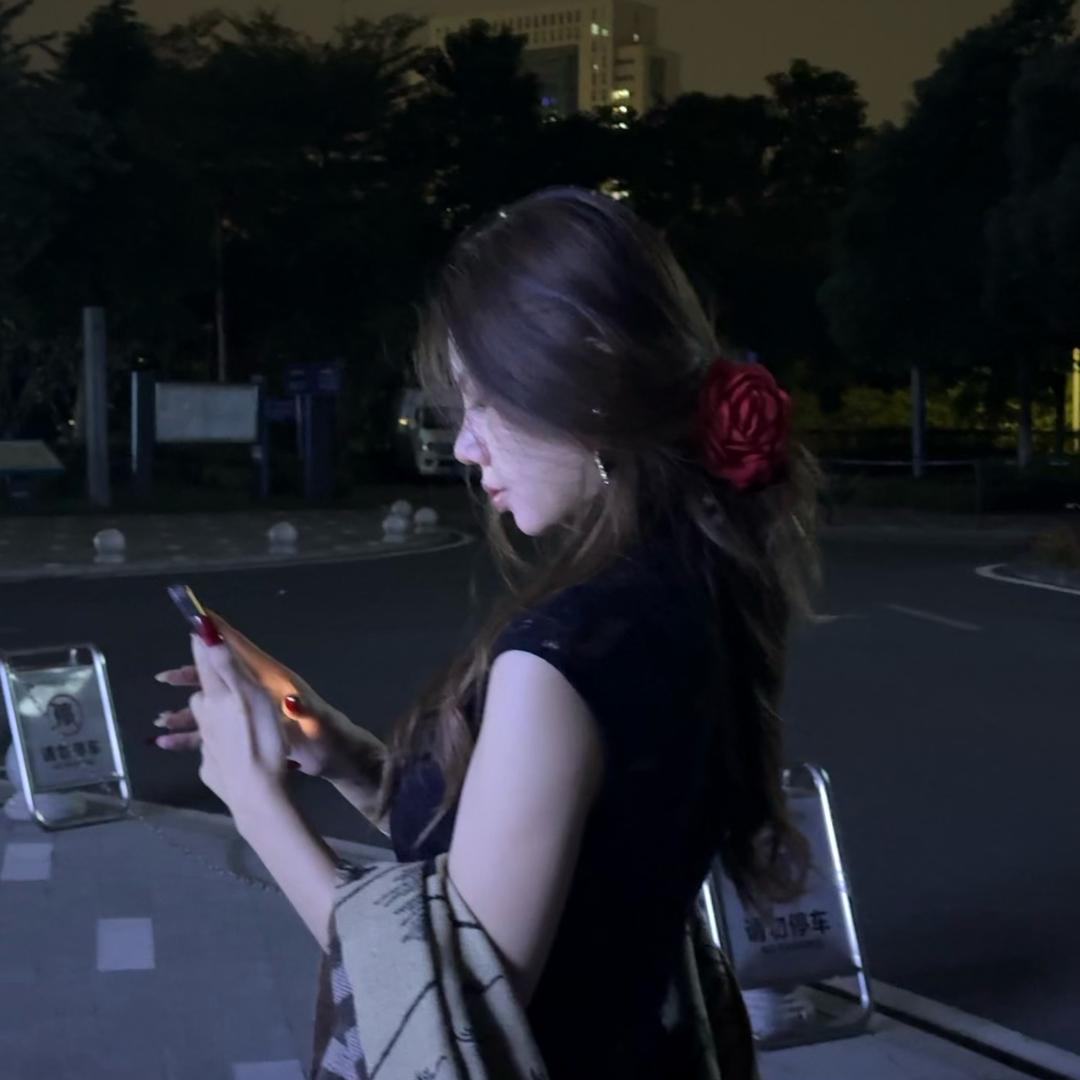 吃货美少女阿