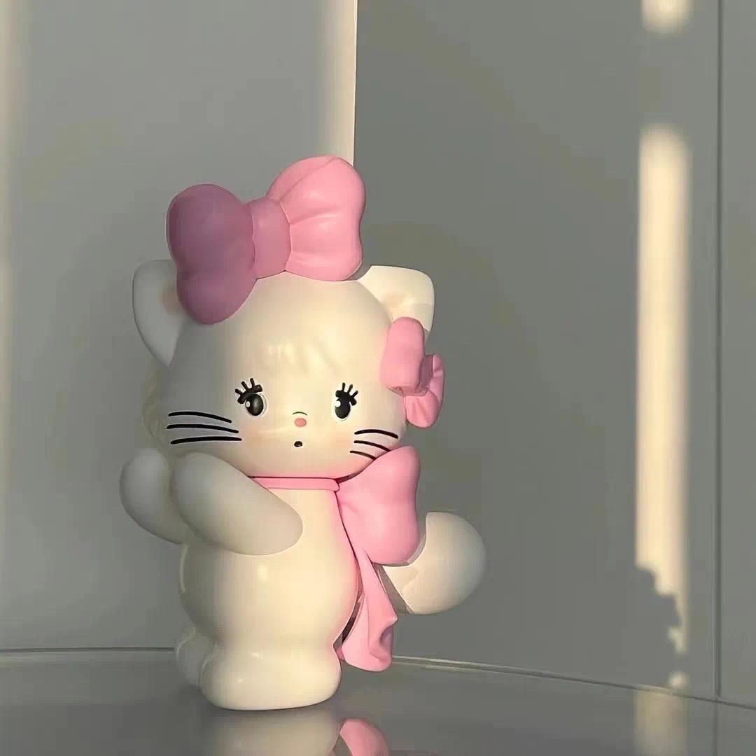 美女小何-