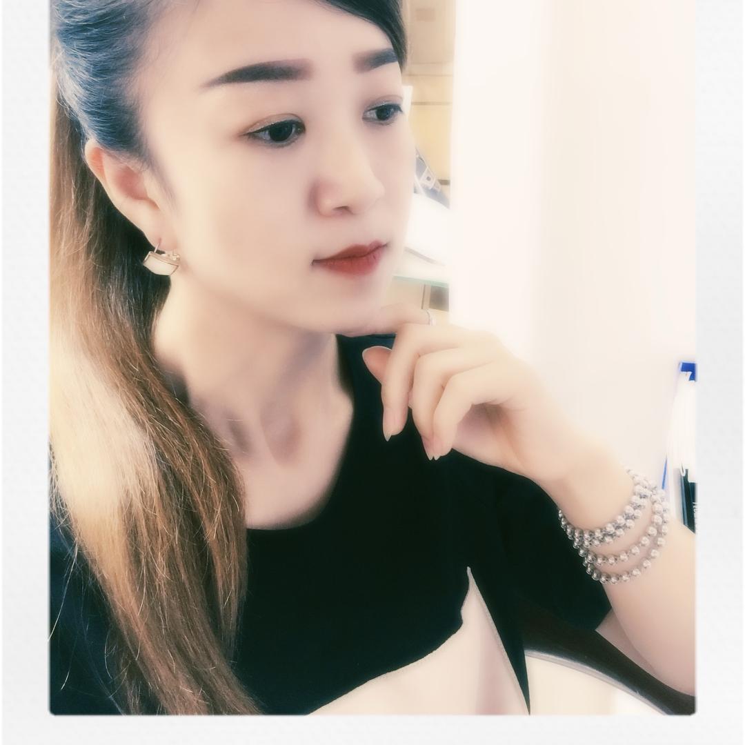 🍎卖灯具的小姐姐呀🍎