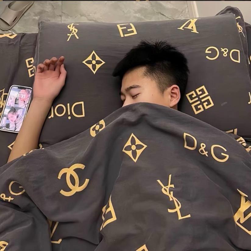 小阿意.