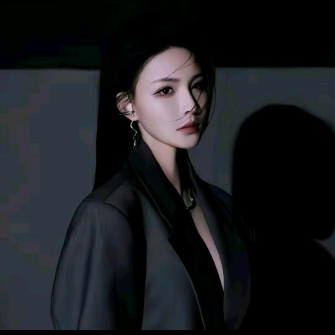 溶溶RONGRONG-穿搭分享