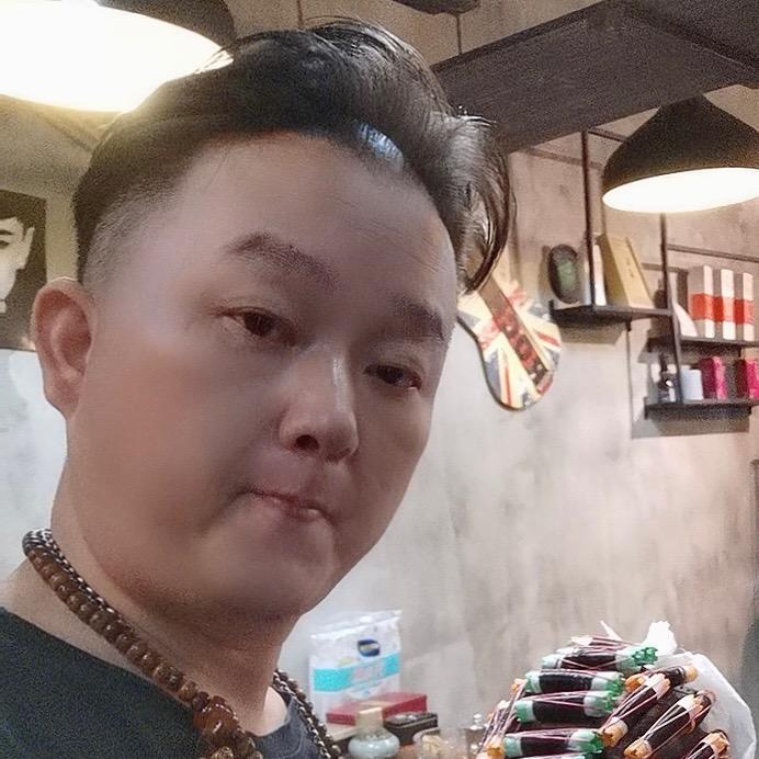 常德网红阿贵发型设计