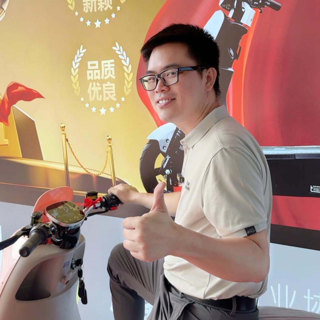 南宁王哥深豹电动车（吾悦广场）