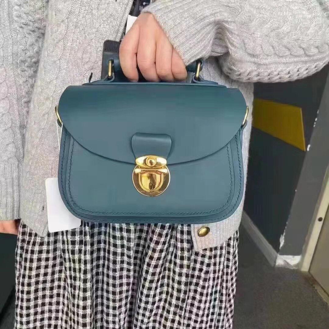 小新手工皮具❤️
