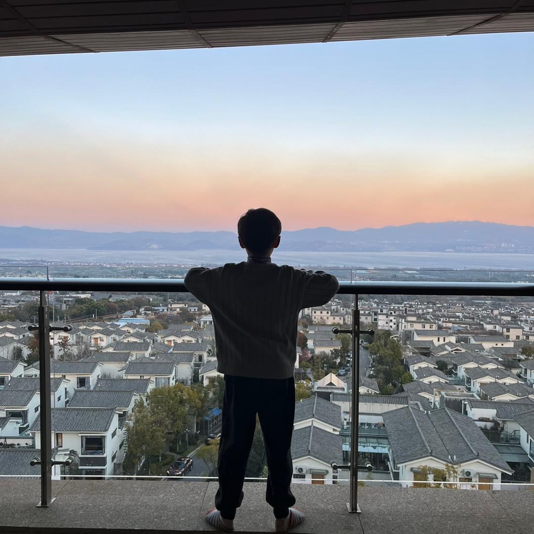 泷泷