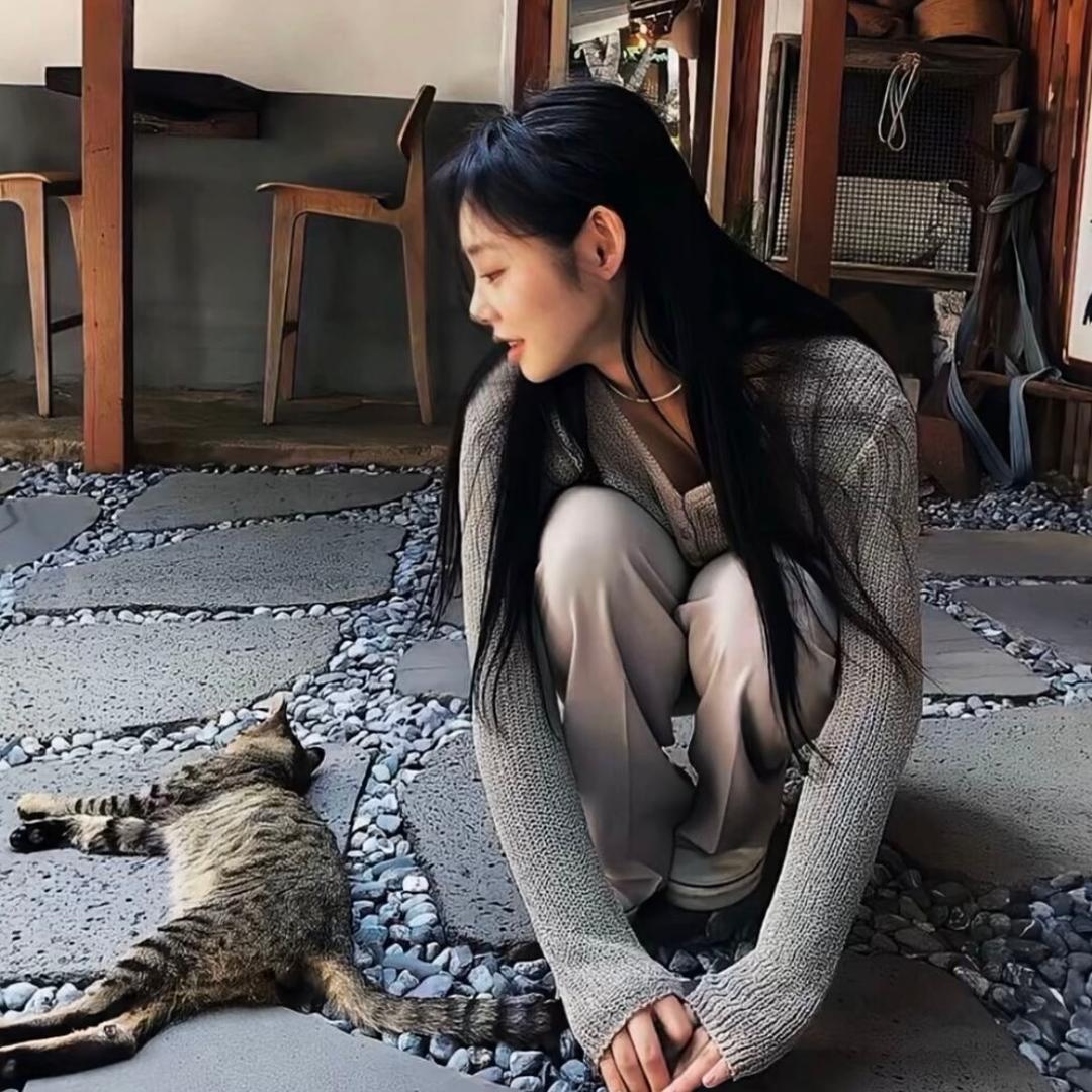 侯吼吼.