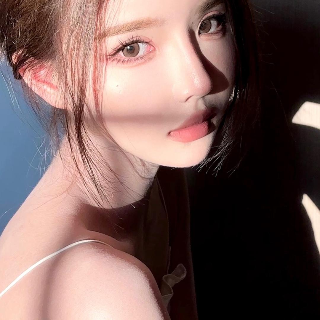 就连分开都双手插兜的女人
